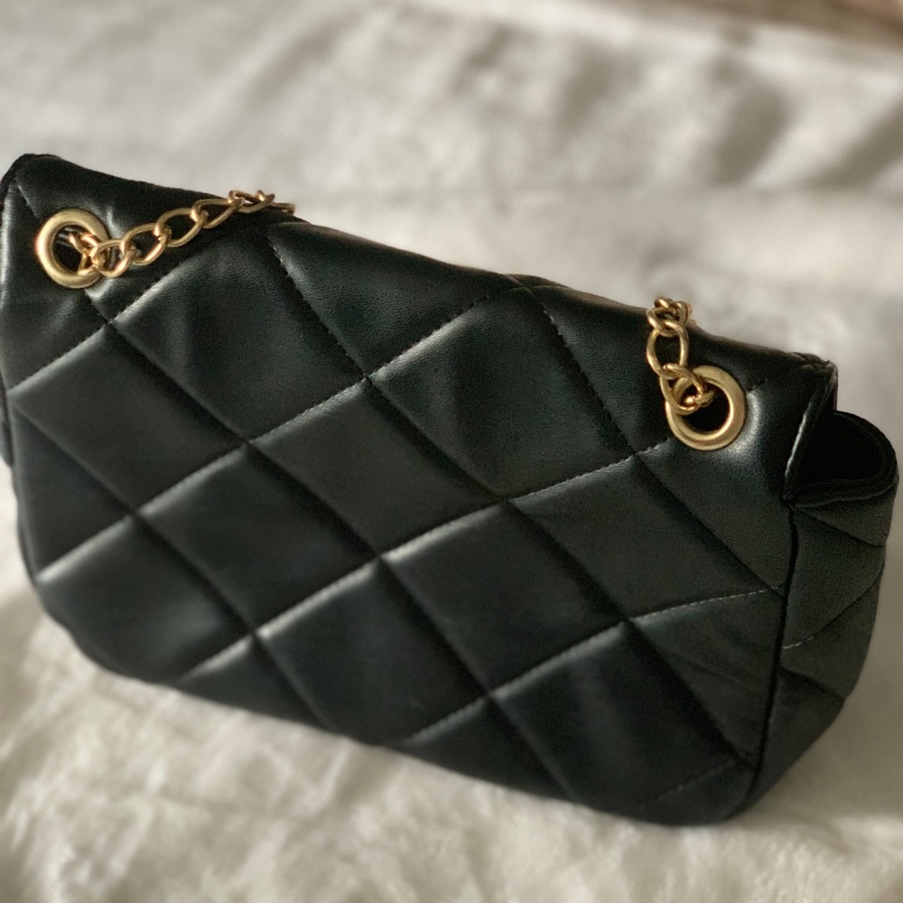 M brand, quilted black purse - Picture 4 of 7